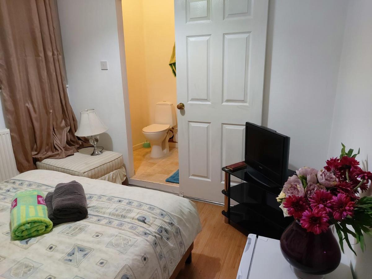 Spacious Double Room In Anfield Liverpool Eksteriør billede